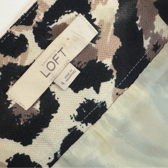 Ann Taylor Loft Animal print mini skirt ❤️ - Picture 8 of 8